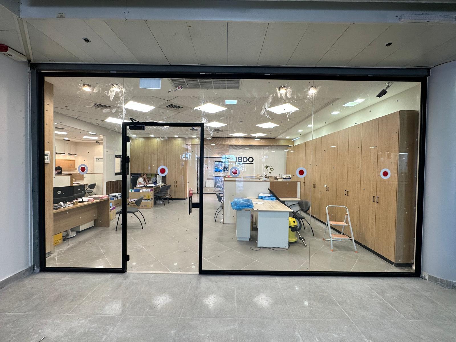 Retail glass door and storefront repair