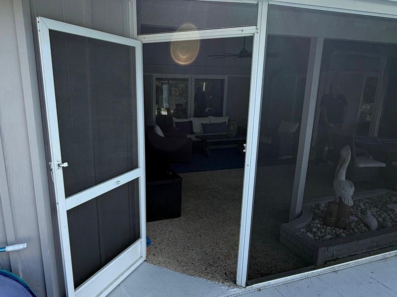 Patio screen repair and sliding screen door service in Tampa
